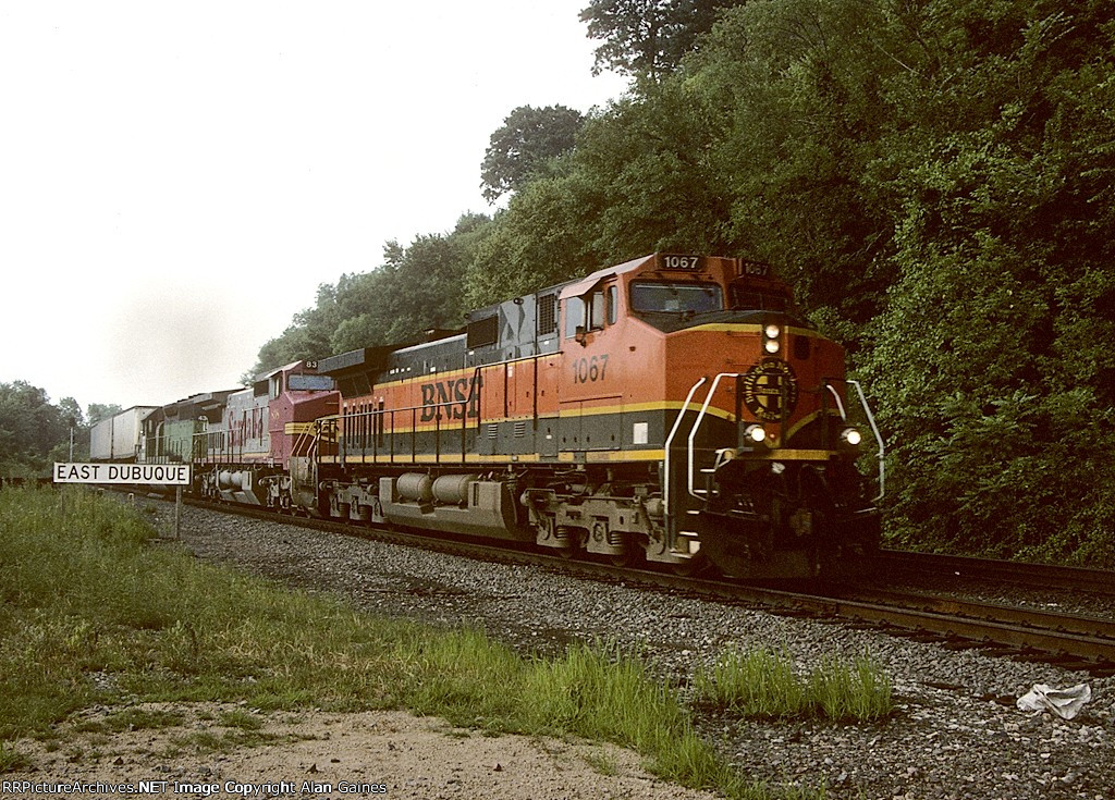 BNSF C44-9W 1067